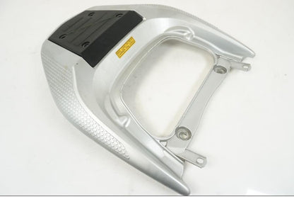 Framsidan på Pakethållare från en Honda XL 1000 V -2008 motorcykel.