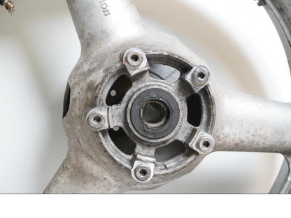 Extrabild2 på Fälg från en Suzuki SV 650 -2003 motorcykel.