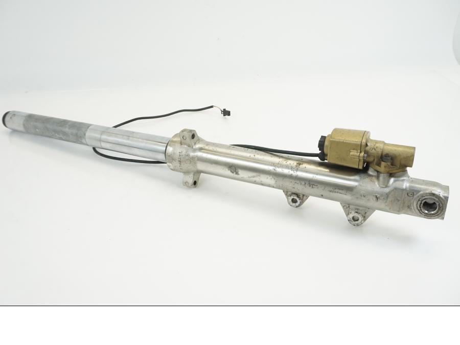 Snett uppifrån på Gaffelben från en Suzuki GSX-R 1100 -1986 motorcykel.