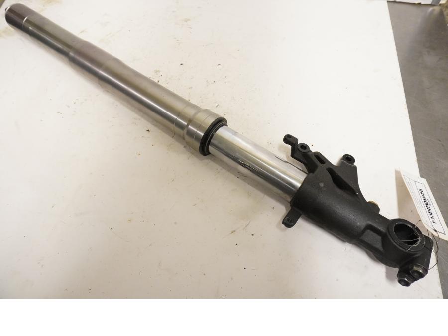 Framsidan på Gaffelben från en Honda CBR 900 RR -2000 motorcykel.