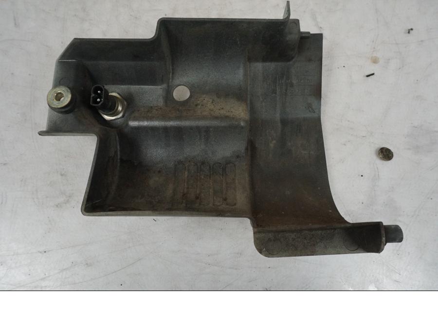 Vänster sida på Startmotorkåpa från en BMW R 850 R -2004 motorcykel.