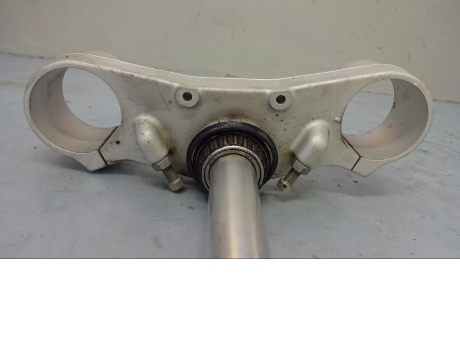 Höger sida på Gaffelkrona från en KTM 990 Super Duke -2009 motorcykel.