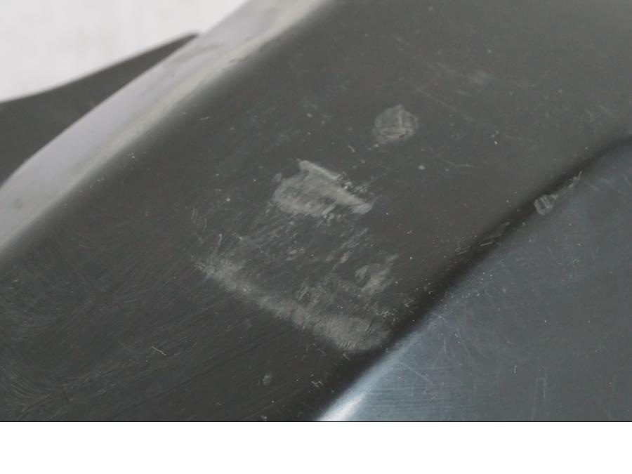 Baksidan på Undertail från en Suzuki GSX 550 EF -1985 motorcykel.