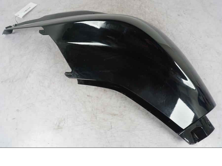 Framsidan på Bensintankskåpa från en BMW K 1600 GTL -2015 motorcykel.