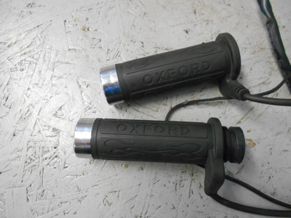 Höger sida på Handtag från en Suzuki VZ 1600 -2004 motorcykel.