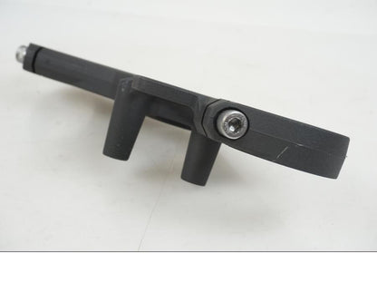 Snett nerifrån på Gaffelkrona från en Suzuki GSX-R 1000 -2007 motorcykel.