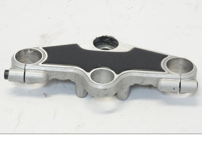 Baksidan på Gaffelkrona från en BMW R 1150 RS -2004 motorcykel.