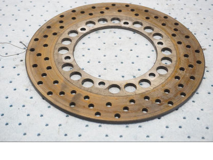 Baksidan på Bromsskiva från en Yamaha YZF 1000 R1 -2001 motorcykel.