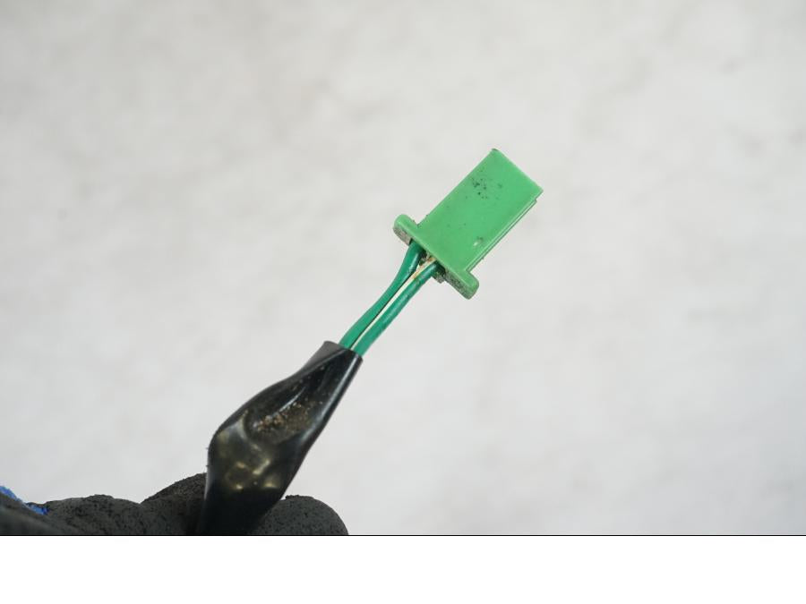 Snett nerifrån på Sidostödsbrytare från en Honda CBR 1100 XX -1999 motorcykel.