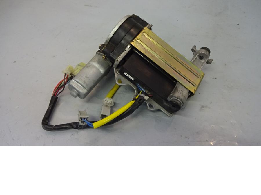 Framsidan på Vindrutemotor från en Yamaha FJR 1300 -2003 motorcykel.