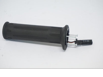 Baksidan på Värmehandtag från en BMW R 1250 GS -2022 motorcykel.