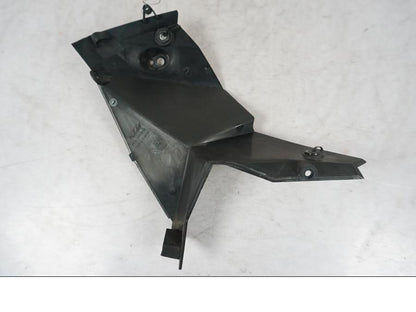 Vänster sida på Strålkastarfäste från en KTM 690 SM R -2009 motorcykel.