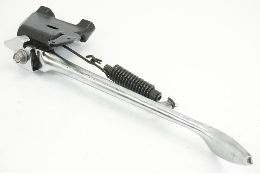 Vänster sida på Sidostöd från en Yamaha XVS 1100 -2001 motorcykel.