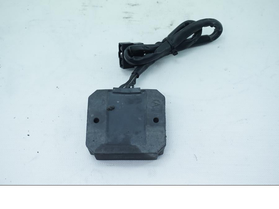 Baksidan på Likriktare från en Kawasaki VN 1500 Classic Tourer -2001 motorcykel.