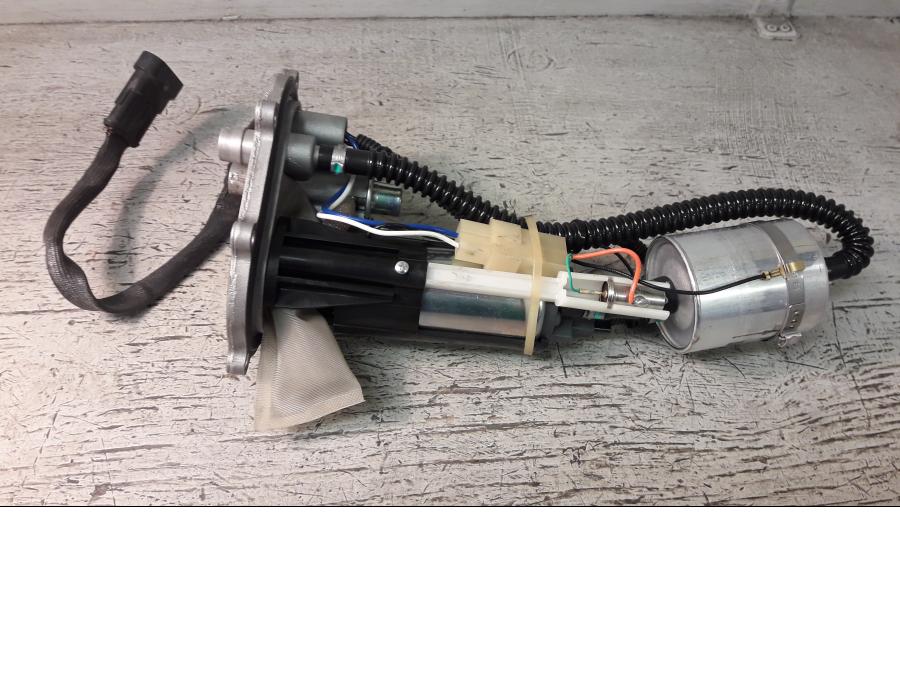 Framsidan på Bensinpump insprut från en Ducati 848 -2010 motorcykel.