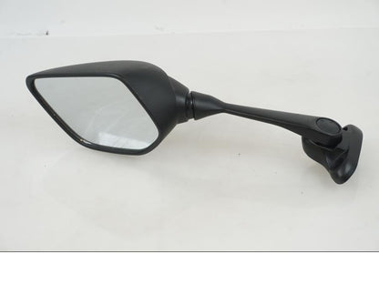 Framsidan på Backspegel från en Yamaha YZF R3 -2022 motorcykel.