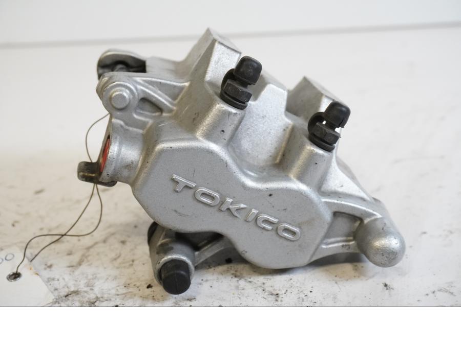 Framsidan på Bromsok från en Kawasaki VN 1500 Classic Tourer -2000 motorcykel.