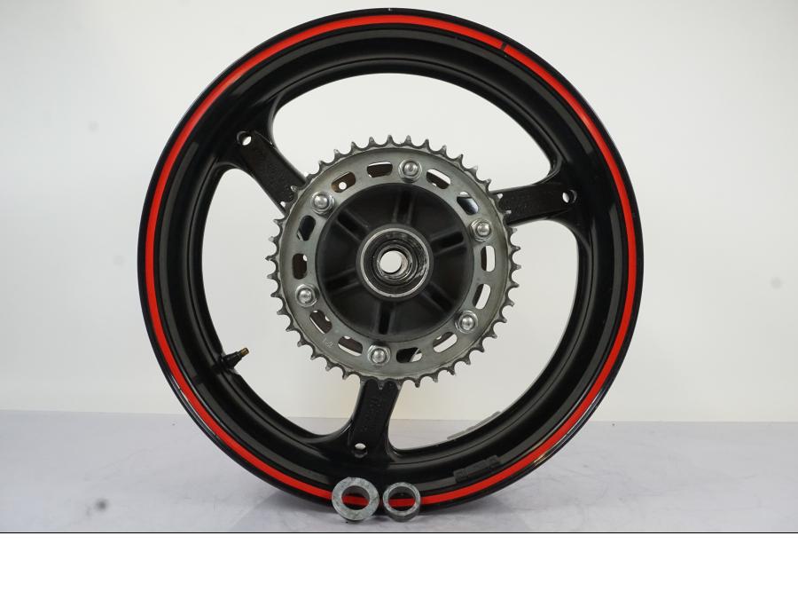 Framsidan på Fälg från en Honda CBR 1000 RR -2007 motorcykel.