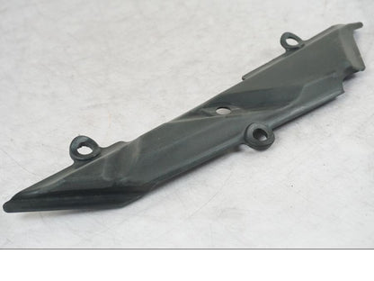 Baksidan på Ramskydd från en Triumph Tiger Explorer -2013 motorcykel.