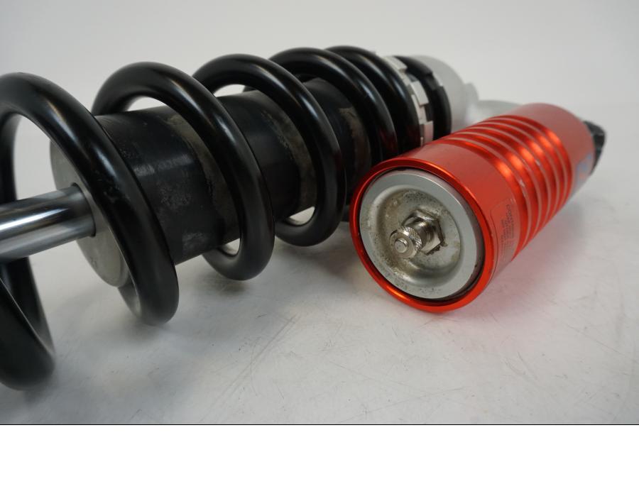 Höger sida på Stötdämpare från en AJP PR7 -2021 motorcykel.