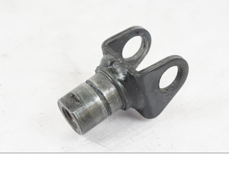 Framsidan på Fotpinnefäste från en Kawasaki ZX-6R -2011 motorcykel.