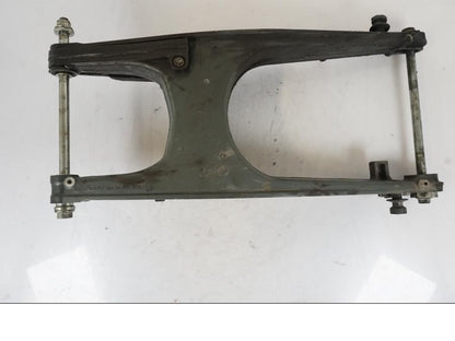 Höger sida på Sving från en KTM 125 Duke -2017 motorcykel.