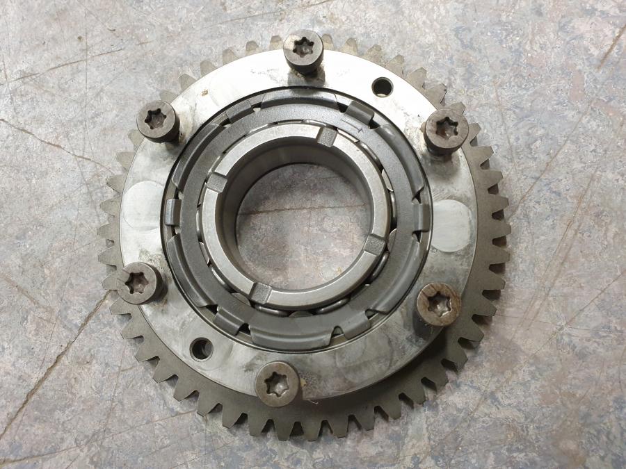 Framsidan på Startkoppling från en Honda CBR 900 RR -1996 motorcykel.