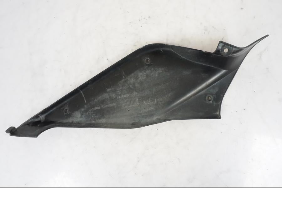 Extrabild1 på Magkåpa från en Yamaha YZF-R 125 -2008 motorcykel.