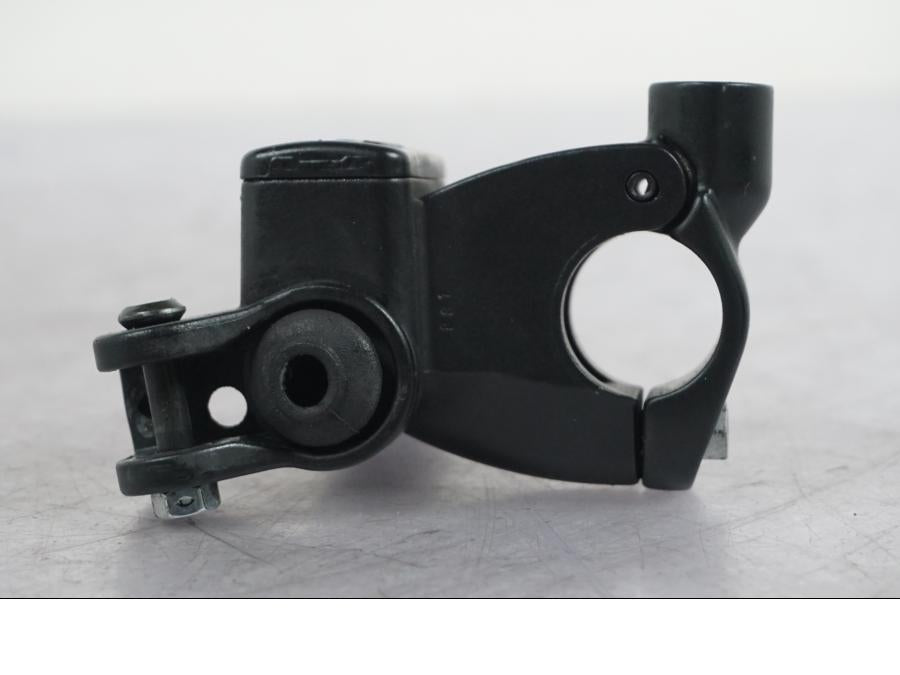 Baksidan på Kopplingshuvudcylinder från en KTM 690 SM R -2009 motorcykel.