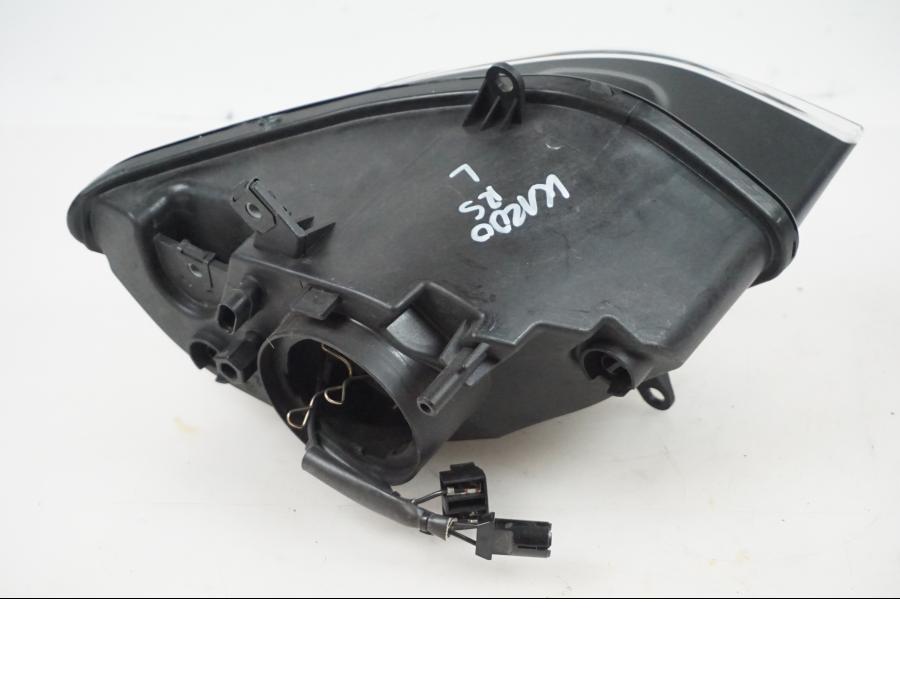 Baksidan på Strålkastare från en BMW K 1200 RS -2008 motorcykel.