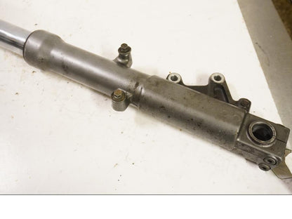 Vänster sida på Gaffelben från en Kawasaki ZX-6R -1996 motorcykel.