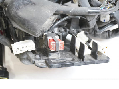 Höger sida på Kabelstam från en Yamaha XT 1200 Z -2011 motorcykel.