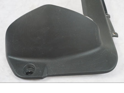 Vänster sida på Svingskärm från en Kawasaki ER-6N -2016 motorcykel.