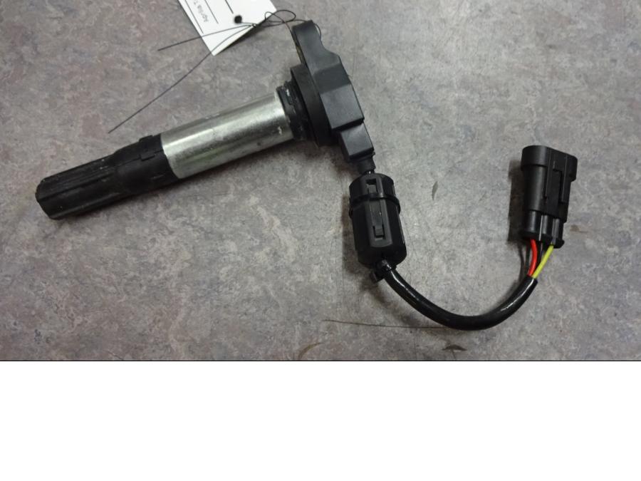 Framsidan på Tändspole från en Aprilia Tuono V4R -2018 motorcykel.