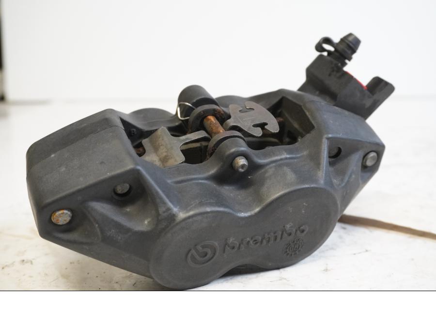 Baksidan på Bromsok från en BMW K 1200 S -2007 motorcykel.