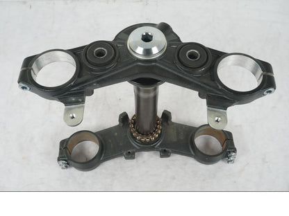 Baksidan på Gaffelkrona från en Kawasaki Z 900 -2019 motorcykel.