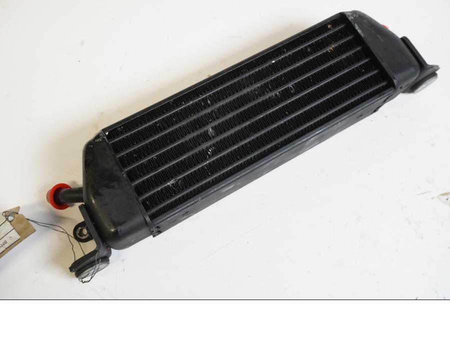 Framsidan på Oljekyl från en BMW R 1100 RT -2000 motorcykel.