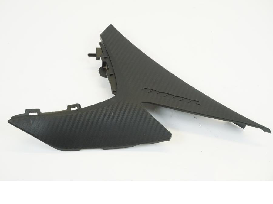 Baksidan på Sidopanel från en Suzuki GSX-R 1000 -2009 motorcykel.