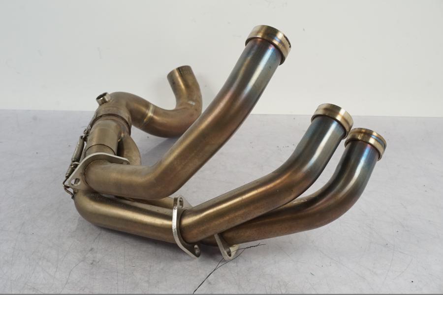 Baksidan på Grenrör från en Yamaha MT-09 SP -2018 motorcykel.