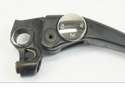 Höger sida på Kopplingsgrepp från en Ducati Hyperstrada -2013 motorcykel.