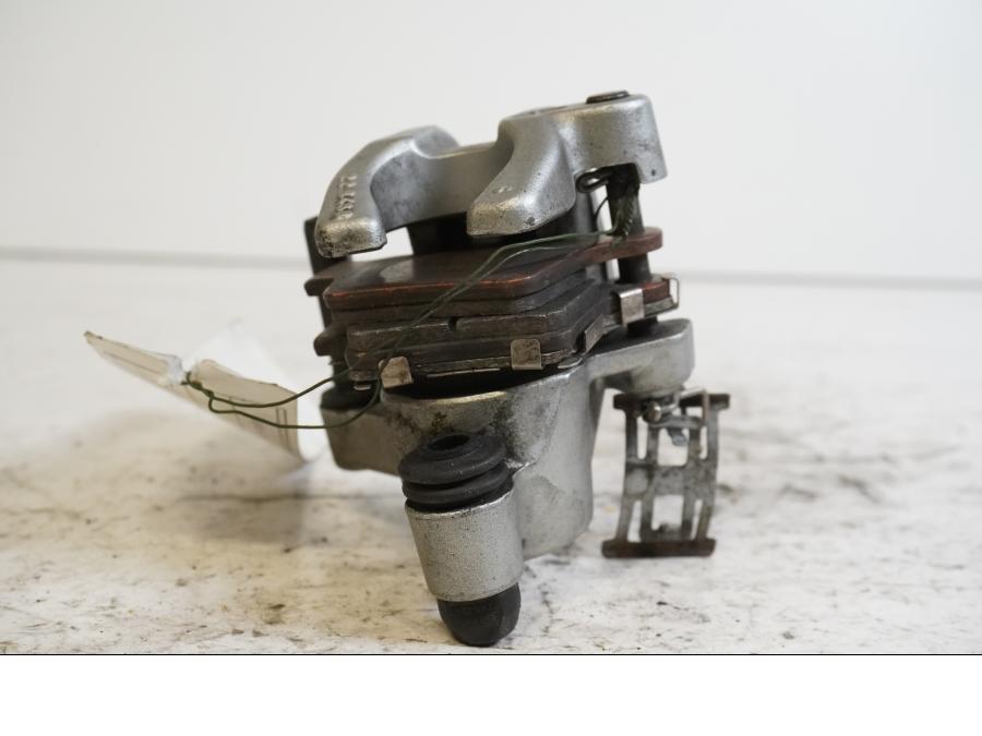 Höger sida på Bromsok från en Husqvarna SM 500 -2006 motorcykel.