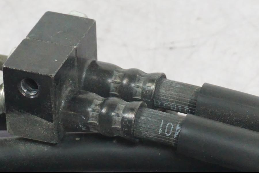 Extrabild2 på Bromsledning från en Yamaha MT-09 -2016 motorcykel.