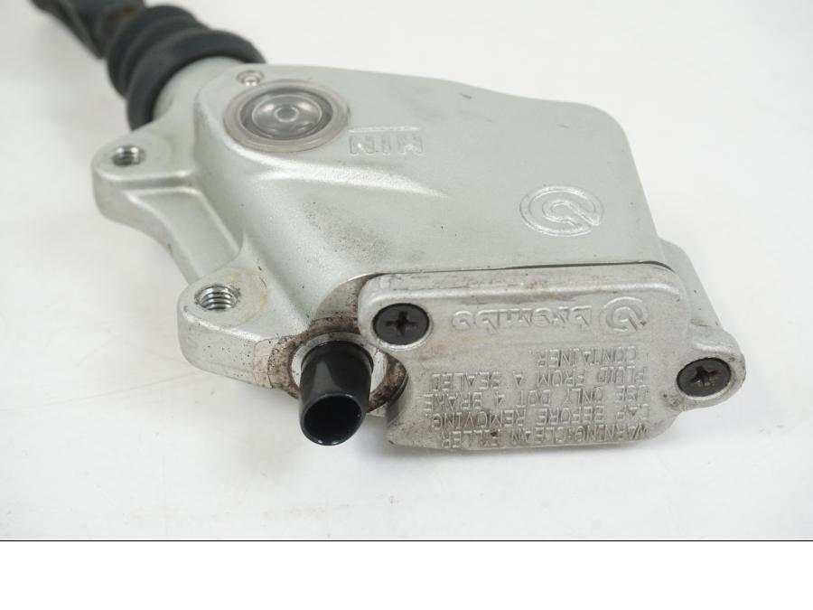 Vänster sida på Bromshuvudcylinder från en KTM 990 SM -2009 motorcykel.