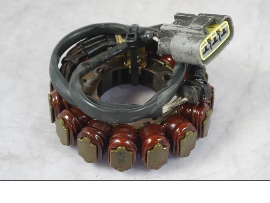 Framsidan på Generator från en Kawasaki ZX-10R -2008 motorcykel.