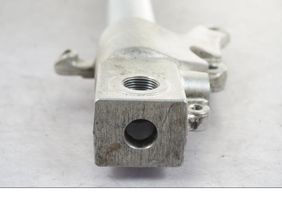 Vänster sida på Gaffelben från en Suzuki GSX-R 750 -1992 motorcykel.