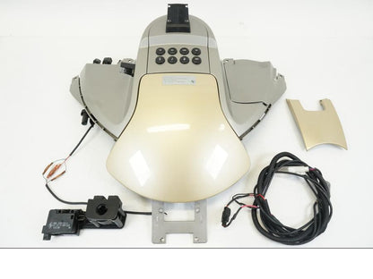 Framsidan på Radio från en BMW K 1200 LT -2004 motorcykel.