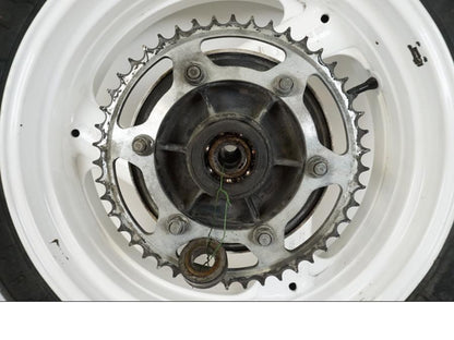 Höger sida på Hjulpaket från en Yamaha FZR 1000 -1990 motorcykel.