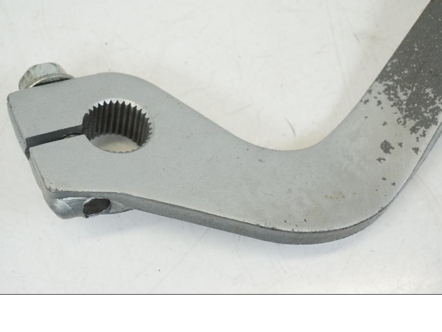 Snett uppifrån på Bromspedal från en Honda CB 750 -2002 motorcykel.