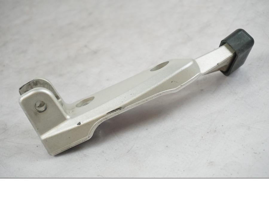 Höger sida på Fotpinnefäste från en BMW R 1200 R -2007 motorcykel.