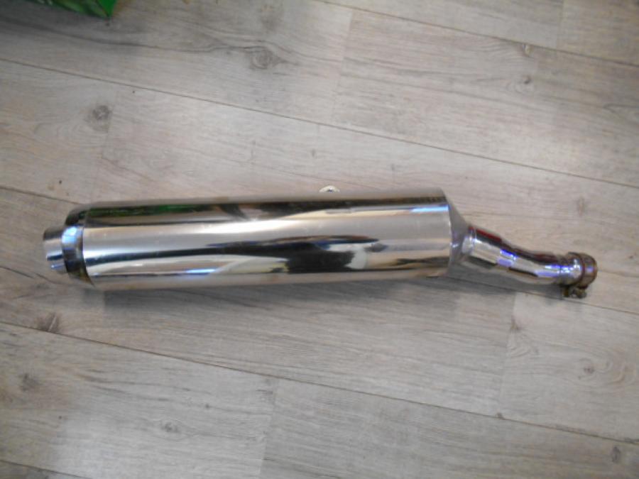 Framsidan på Ljuddämpare från en Yamaha TRX 850 -1996 motorcykel.